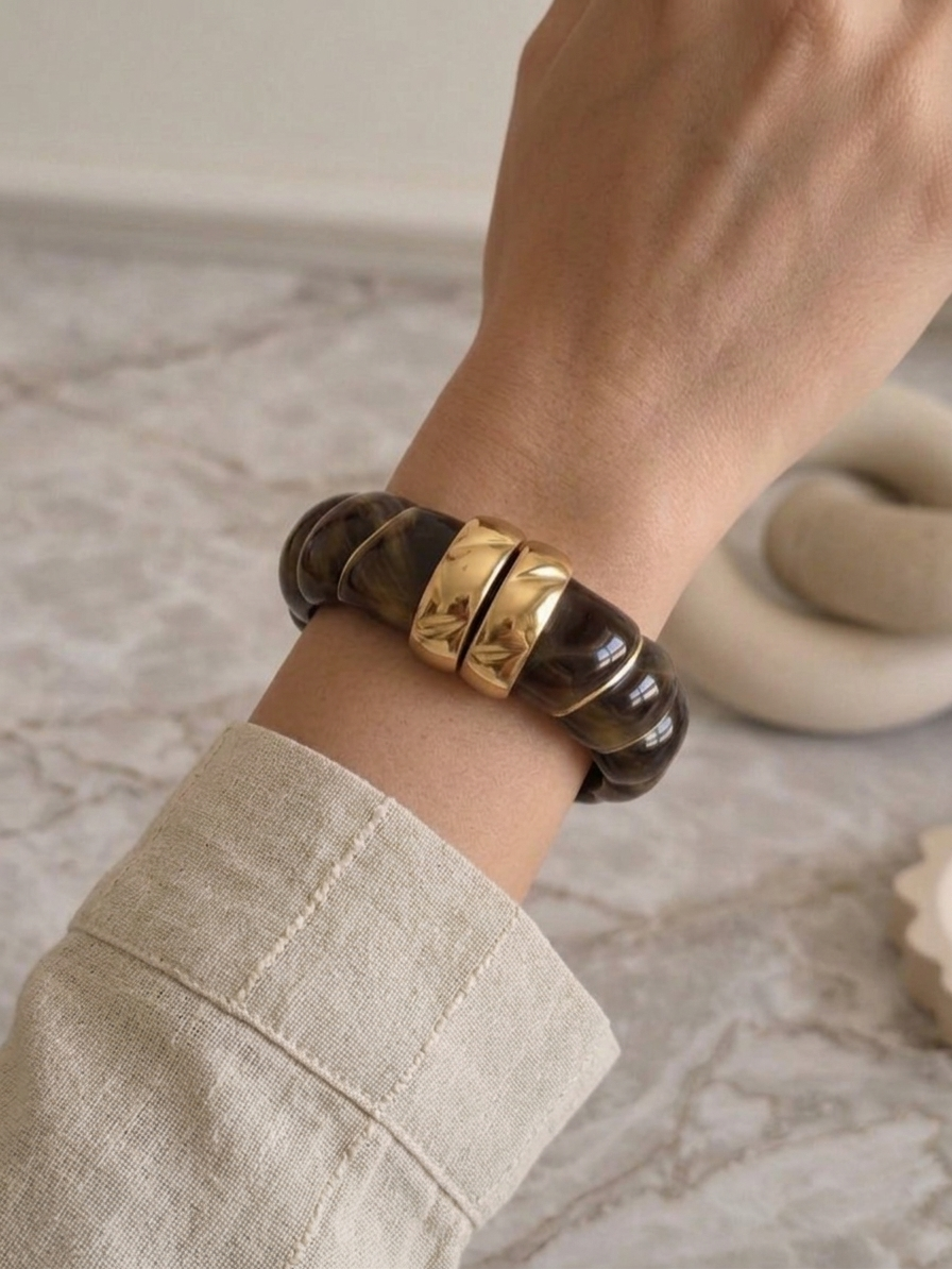 AZIZAH ACRYLIC BANGLE