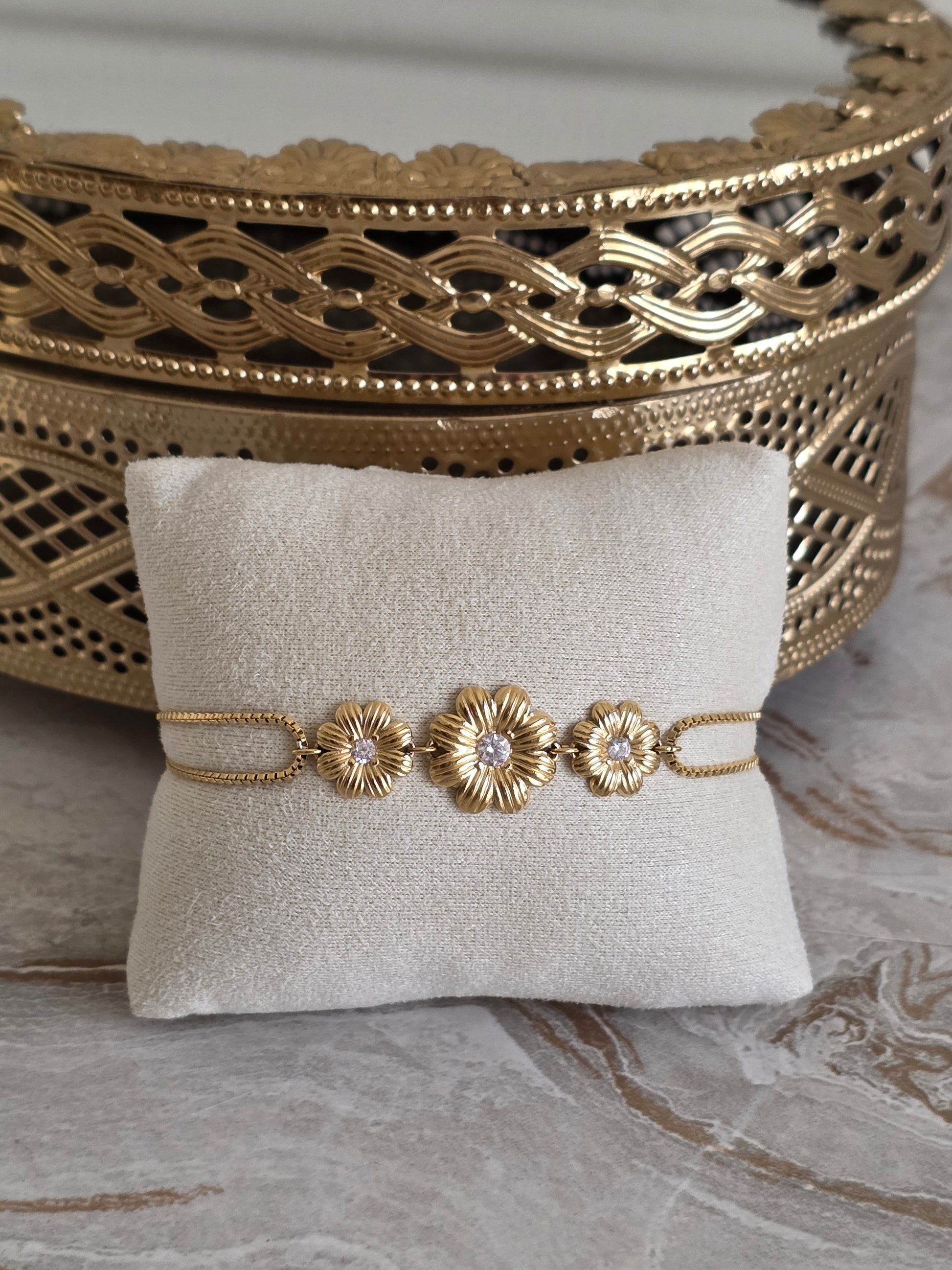 Gold flower Bracelet