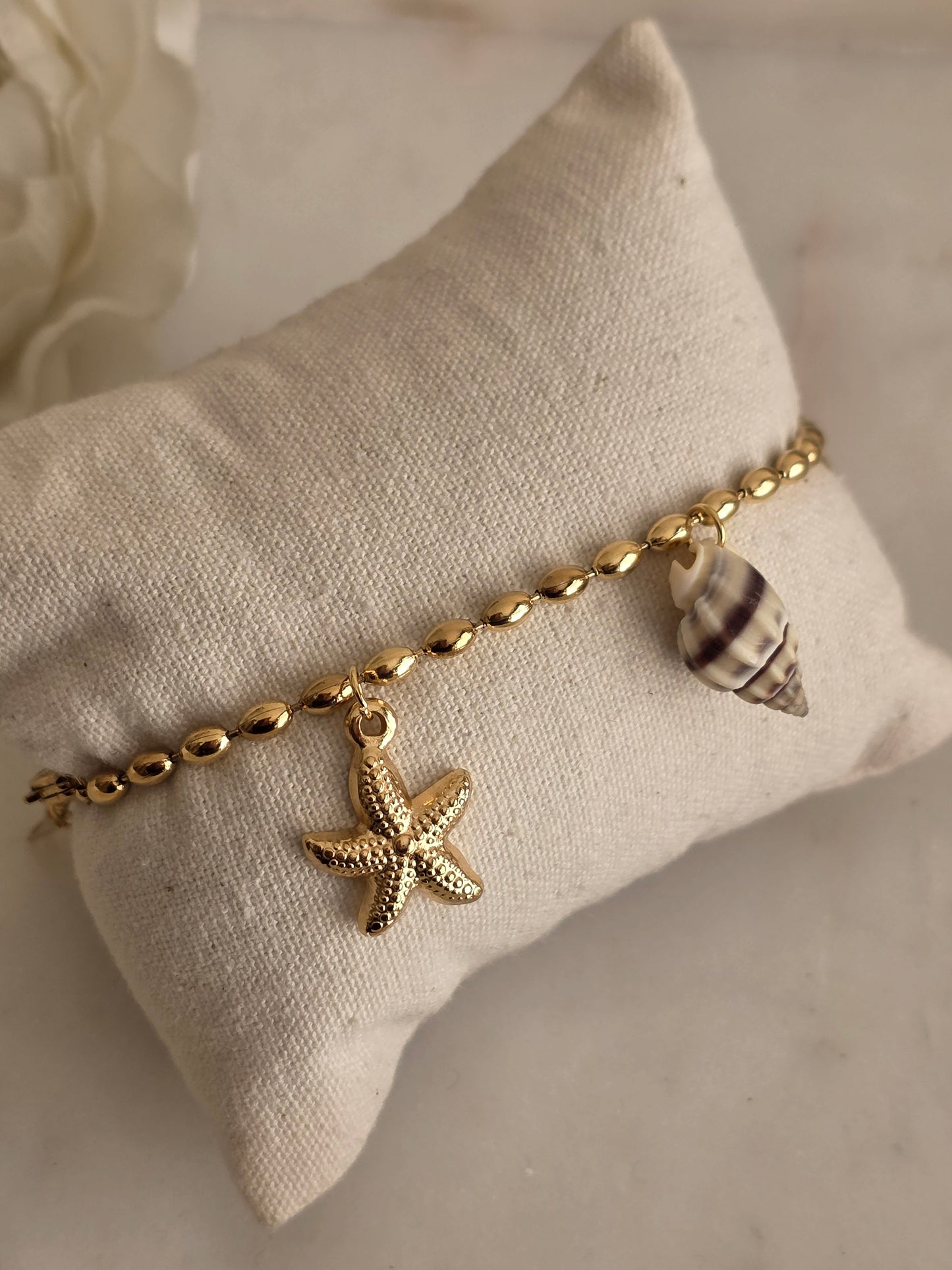 KENNA SHELL CHARM BRACELET