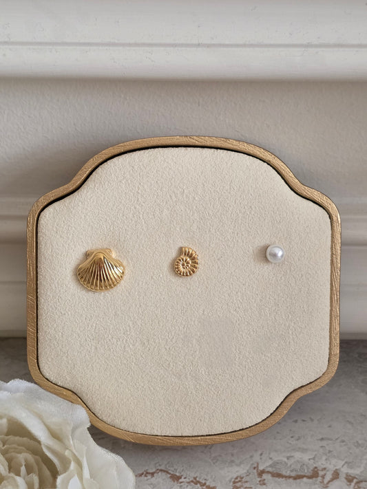 Gold Shell earring set