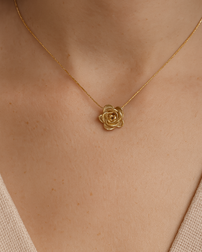 LIRA FLOWER NECKLACE